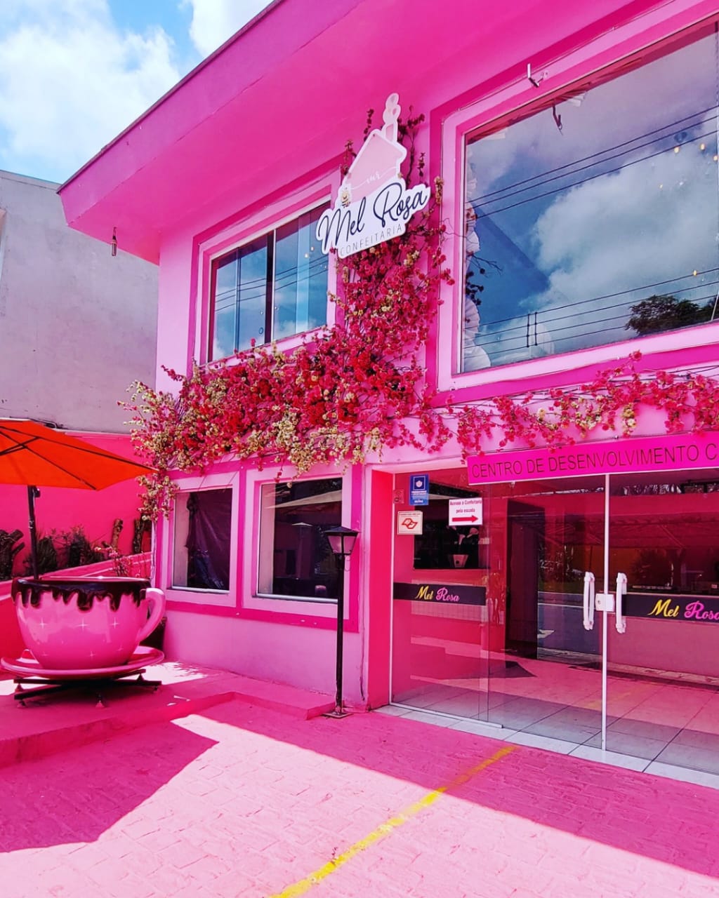 Fachada da Casa Mel Rosa